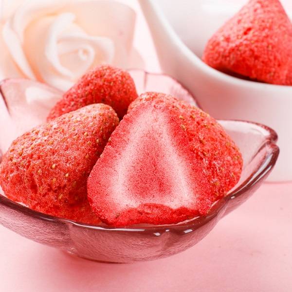 Snek Strawberi Kering Bekukan